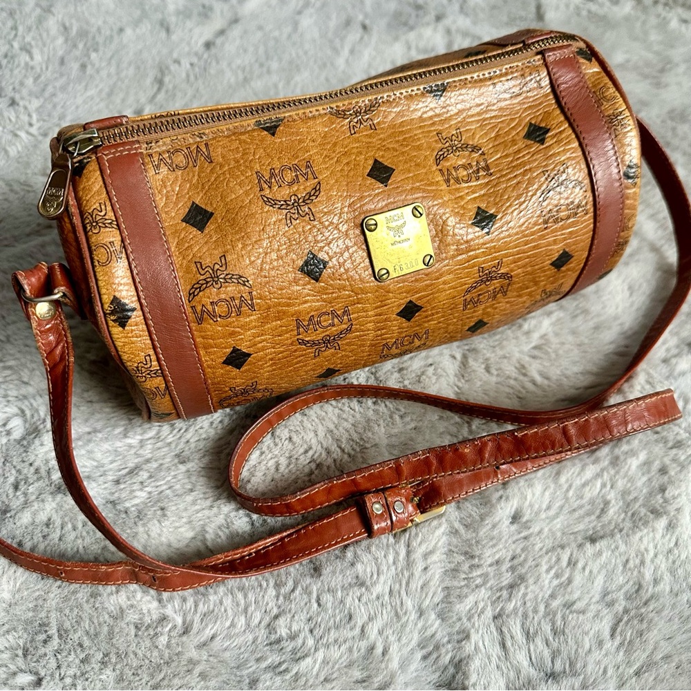 Sold 🎉 MCM Crossbody - Picture 1 of 6